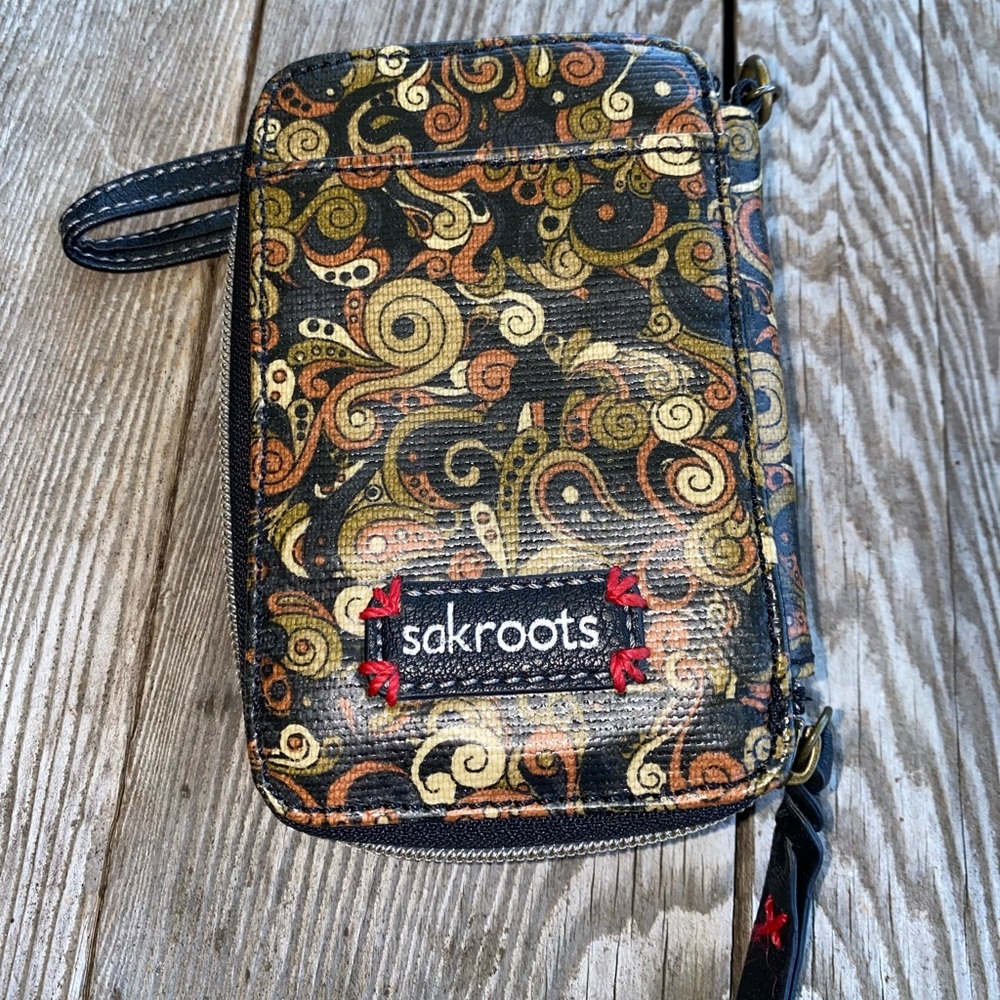 Sakroots zip around wristlet
